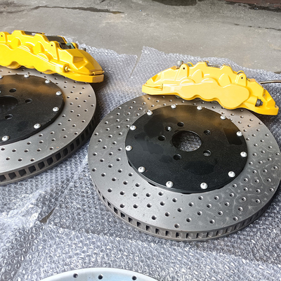Het inlassen van Rotor Gerenoveerde Rembeugels voor de Rand van Mercedes C260 19inch